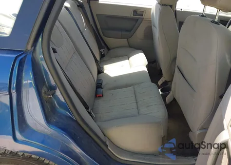 2008 Ford Focus Se/Ses z USA, uszkodzony, nr VIN 1FAHP35NX8W297572